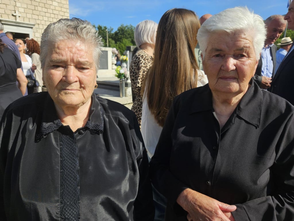 <p>Majke poginulih branitelja iz Maljkova kod Hrvaca</p>