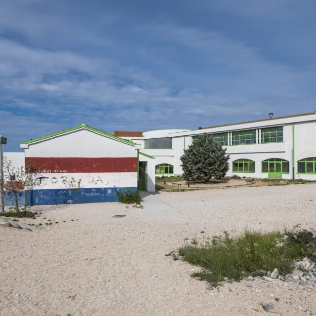 <p>O&Scaron; Brodarica</p>