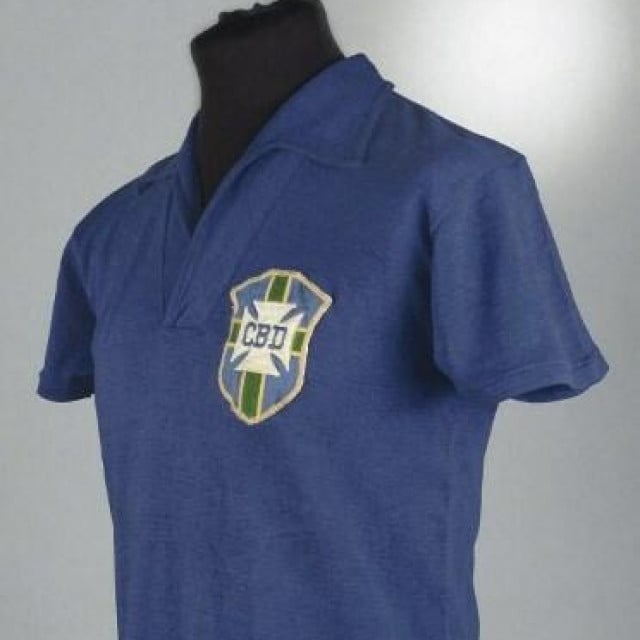 <p>Legendarni dres iz finala prvenstva 1958. u kojem je Pele zabio dva gola</p>