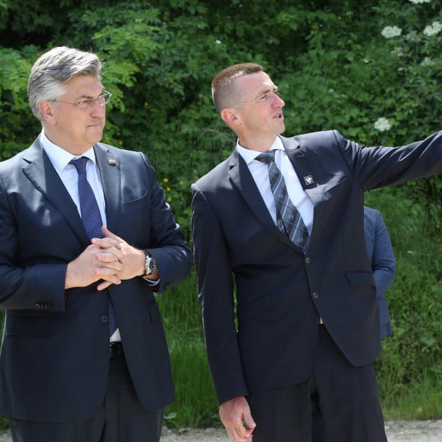 <p>Ivan Penava poku&scaron;ava održati lekciju premijeru Andreju Plenkoviću<br>
&nbsp;</p>