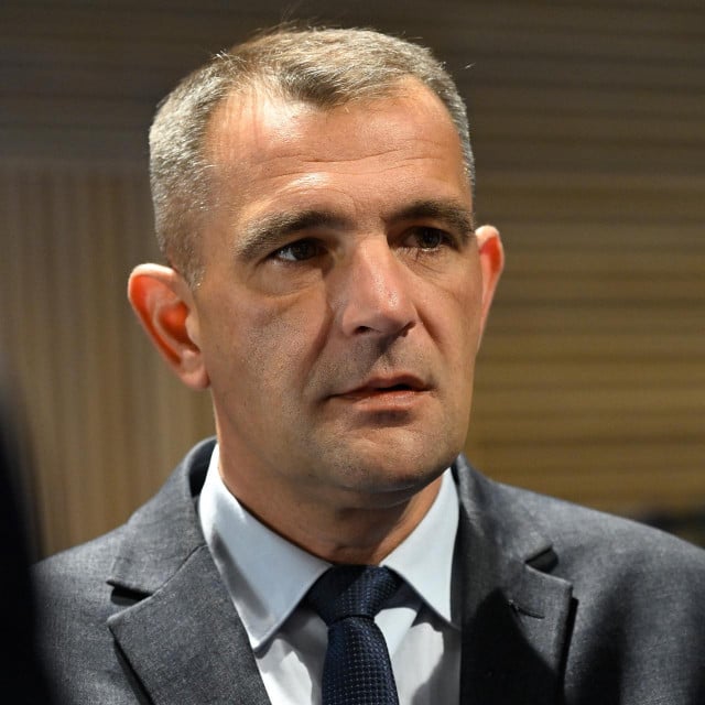 <p>Matija Posavec<br>
&nbsp;</p>
