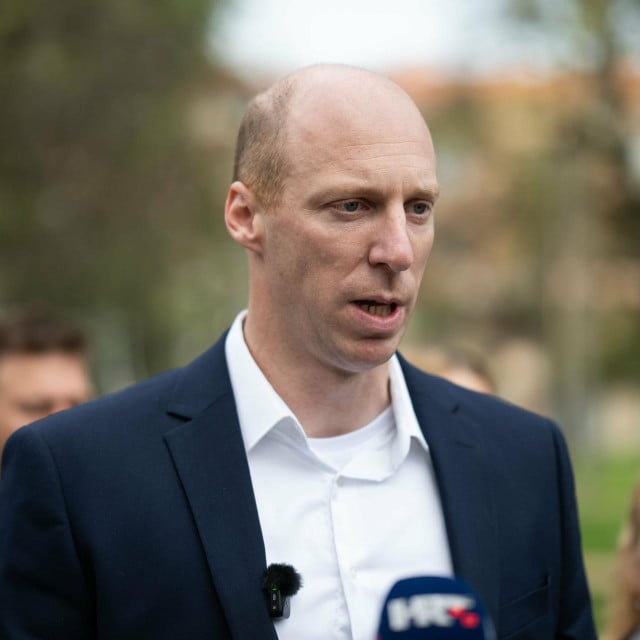 <p>&nbsp;Daniel Radeta:&nbsp;Prekomjerna gradnja u Zadru uzela je danak pa tako vi&scaron;e nema ni jedne građevinske čestice gdje se može napraviti normalna zgrada&nbsp;</p>