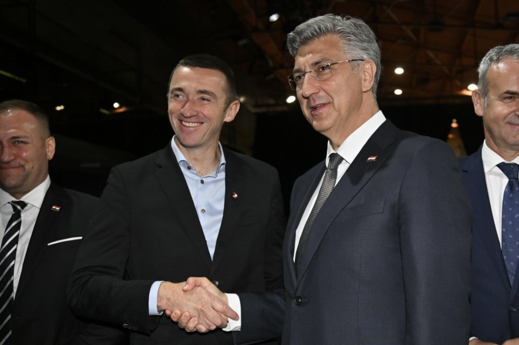 <p>&nbsp;Predsjedniku Vlade i HDZ-a Andreju Plenkoviću<strong> </strong>inicijativa Ivana Penave&nbsp;nije najbolje sjela</p>

<p>&nbsp;</p>