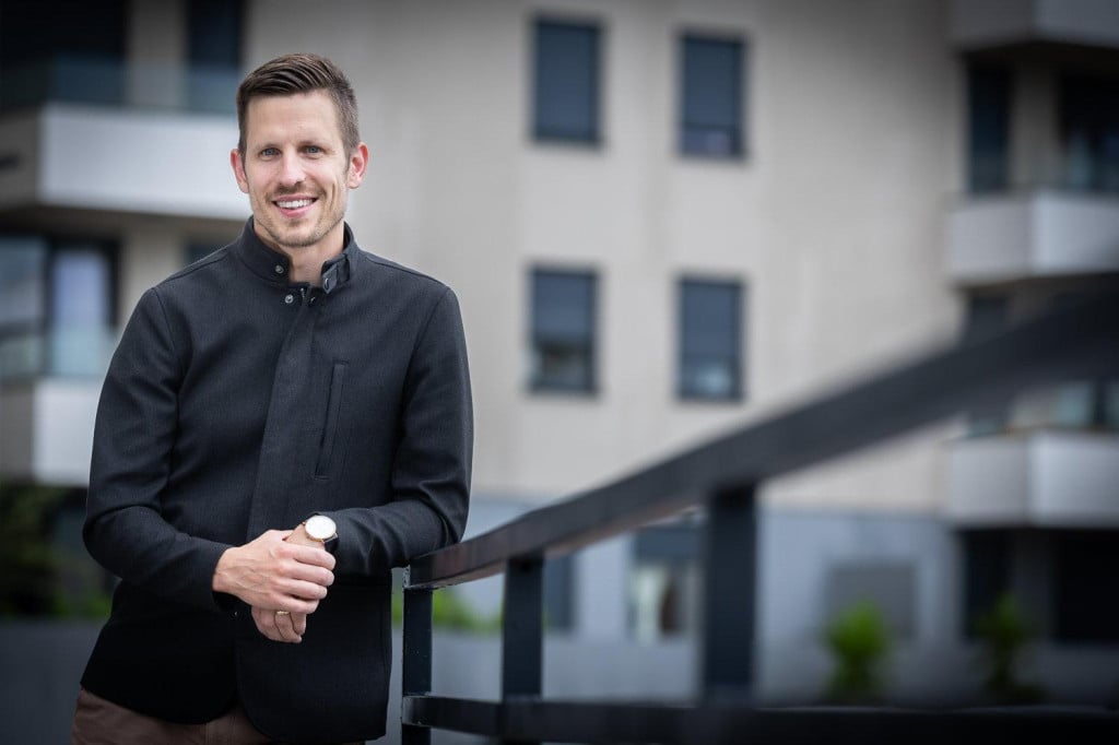 <p>Mentalni trener Damir Znaor: &rdquo;Tijekom godina stvorili smo dru&scaron;tvo u kojem se posjedovanje vlastite nekretnine doživljava kao jedan od osnovnih preduvjeta materijalne i životne sigurnosti. Zbog toga je mnogima kupnja stana puno vi&scaron;e od financijske odluke&rdquo;</p>