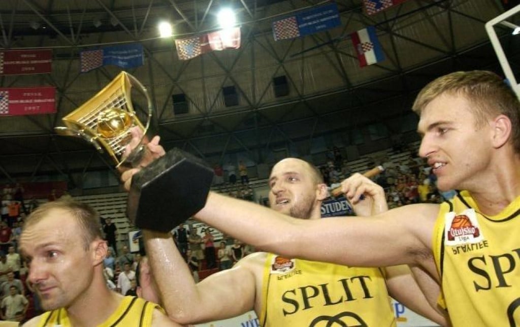 <p>Proslava titule - Zdovc, Rađa, Žižić</p>