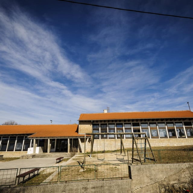 <p>Područna &scaron;kola Gradac/arhiva</p>