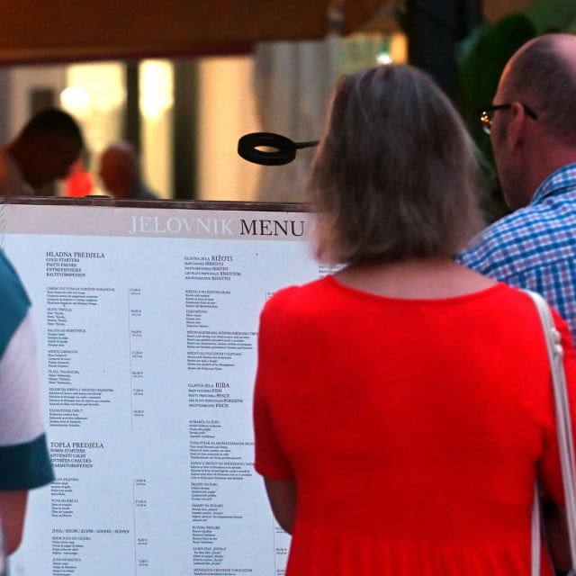 <p>Turisti pažljivo prate cijene u Hrvatskoj. Neki su frustrirani, a neki i zadovoljni&nbsp; (ilustracija)&nbsp;<br>
<br>
<br>
<br>
&nbsp;</p>