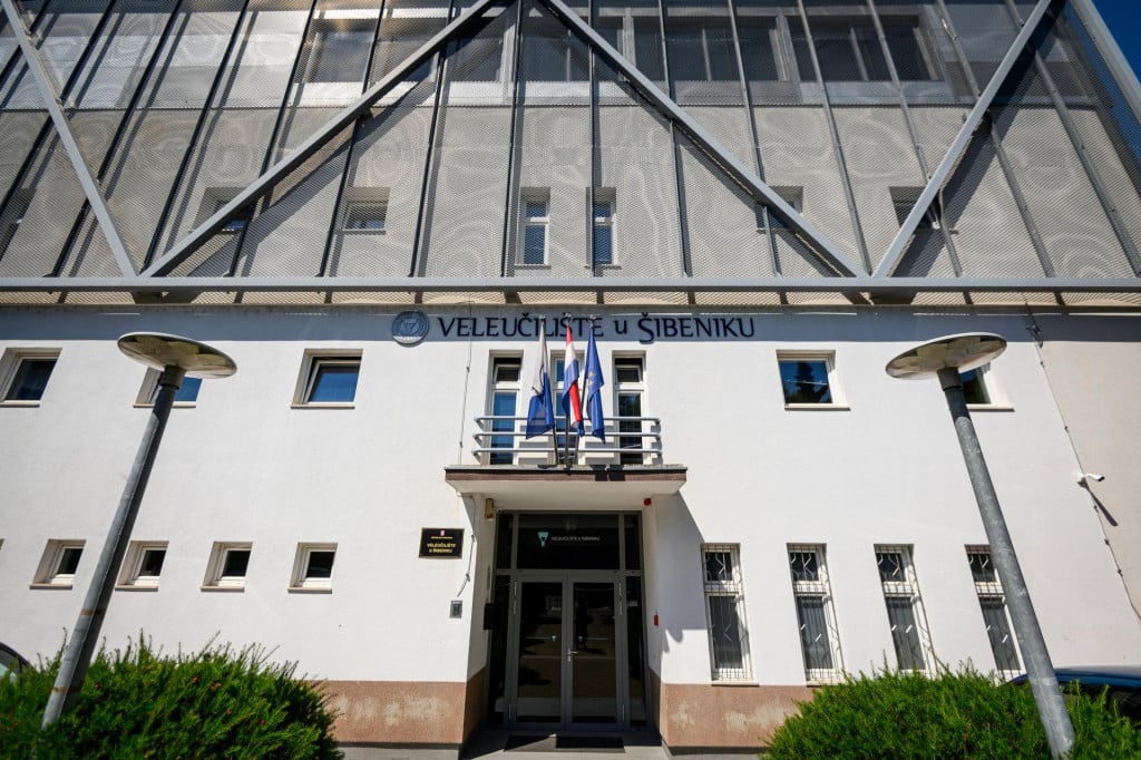 <p>Veleučili&scaron;te u &Scaron;ibeniku</p>