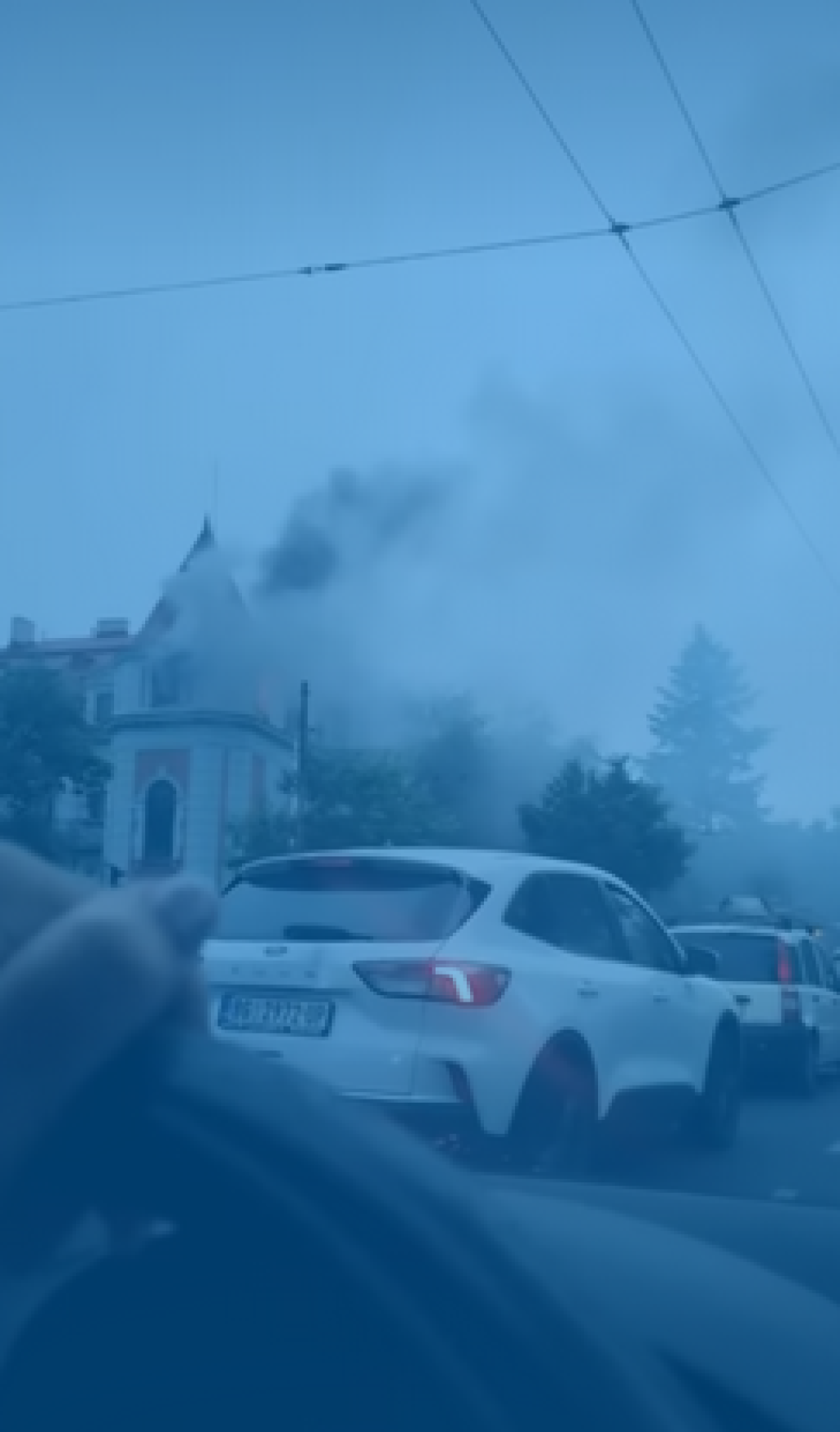 <p>Požar u zgradi pakistanskog veleposlanstva na Dedinju u Beogradu</p>