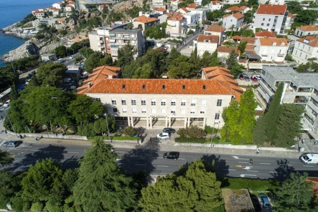 <p>Dom zdravlja Dubrovnik dijeli probleme nedostatka liječnika specijalista s ostatkom Hrvatske</p>