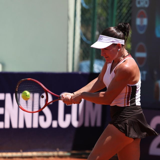 <p>Makarska, 040626.<br>
Prvo kolo tenis turnira WTA Makarska Open koji se odrzava u TC Makarska 01.-07.06.<br>
Mec izmedju Tene Lukas i Darje Semenistaje.<br>
Na fotografiji: Darja Semenistaja.<br>