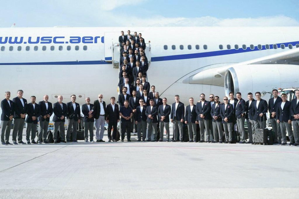 <p>Iranski nogometni savez i&nbsp;igrači iranske reprezentacije poziraju u zračnoj luci u Antalyji prije leta za Meksiko, gdje će se pripremati za Svjetsko prvenstvo 2026</p>