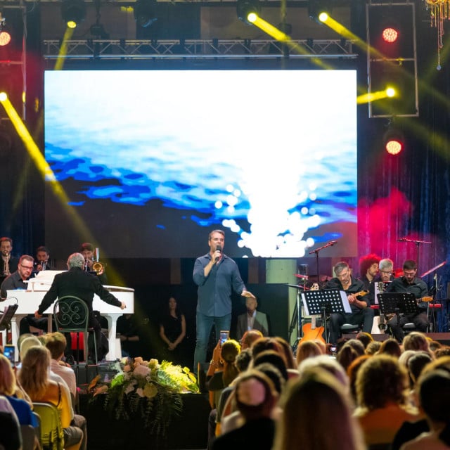 <p>Lanjski Festival Dalmatinske &scaron;ansone &Scaron;ibenik&nbsp;</p>