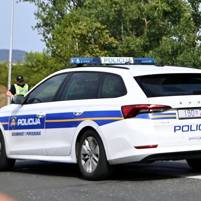 31876035