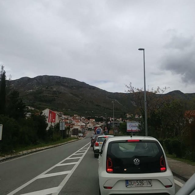 <p>Prometne gužve kroz Župu dubrovačku</p>