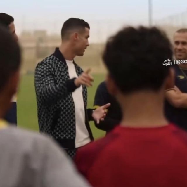 <p>Ronaldo drži motivacijski govor pred Eterovićevim mladićima</p>