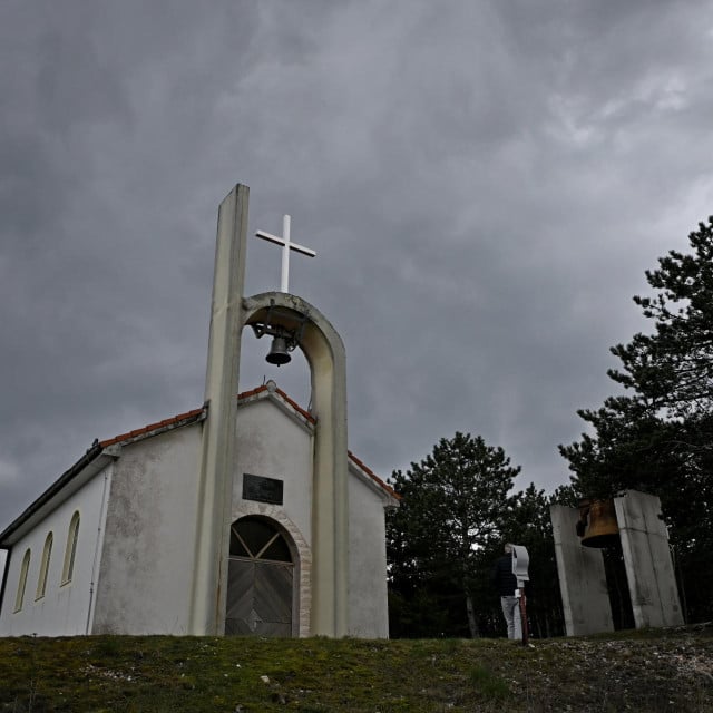 <p>Crkva Ivana Krstitelja u Lokvičićima</p>