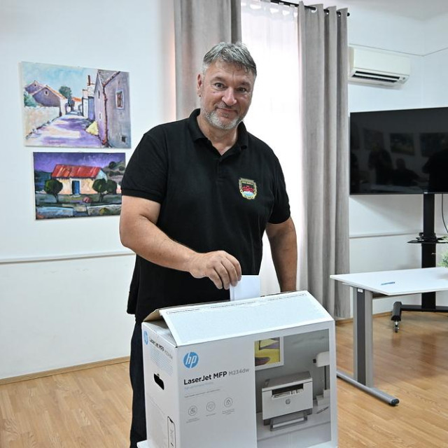 <p>Izabrano novo vodstvo Udruge branitelja Grada Ploča</p>
