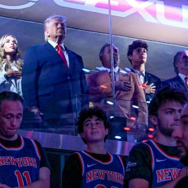 <p>Zbog dolaska Donalda Trumpa tisuće policajaca i pripadnika Tajne službe bile su raspoređene&nbsp;oko Madison Square Gardena, a ulice zatvorene za promet&nbsp;&nbsp;</p>