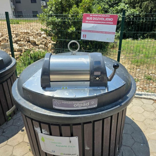<p>U Konavlima počeo novi sustav prikupljanja komunalnog otpada za kategoriju kućanstvo</p>
