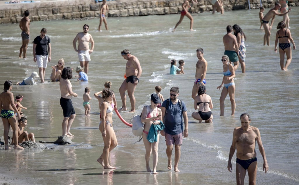 <p>More i sunce, kupanje i sunčanje čine život u Hrvatskoj lijepim, ali na dugovječnost, nažalost, utječu i drugi faktori. Prizor s Bačvica&nbsp;</p>