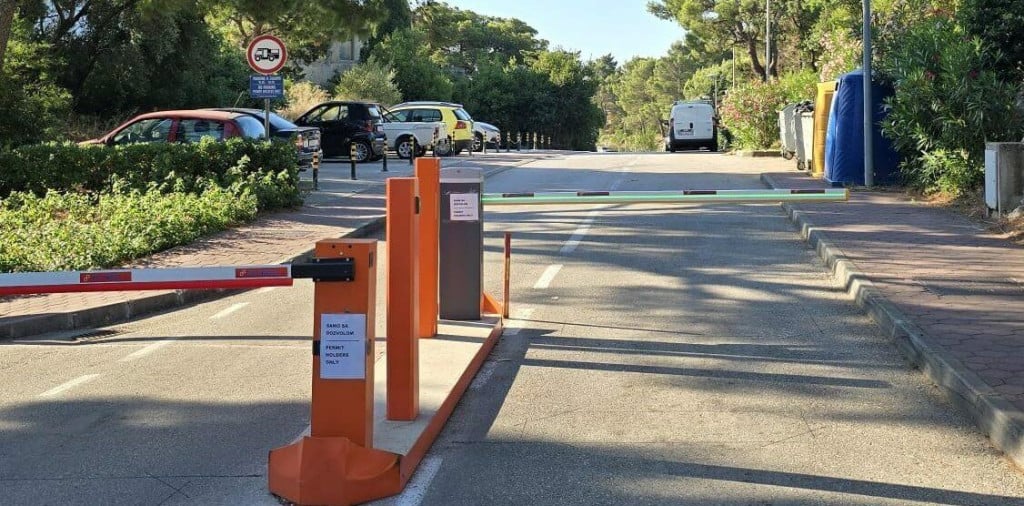 <p>Od ponedjeljka se aktiviraju rampe za ulazak u pje&scaron;ačke zone u Župi dubrovačkoj</p>