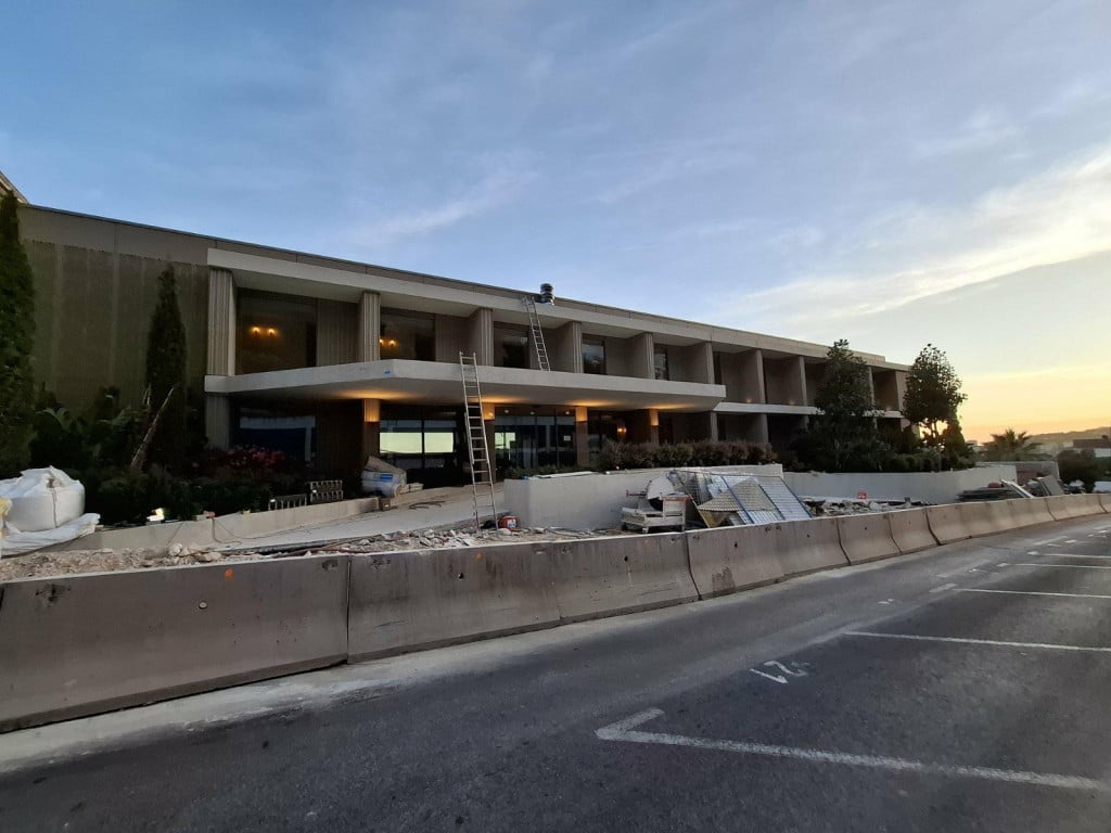 <p>Hotel Argentina, uklonjena dizalica</p>