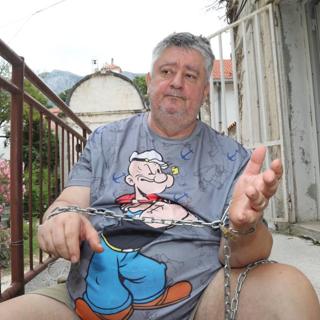 <p>Vladimira Bilića iz Podgore, vlasnika pizzerije&nbsp;&lsquo;Srećko&lsquo;, u &scaron;trajku glađu su prekinuli djelatnici PP Makarska i Hitne pomoći</p>