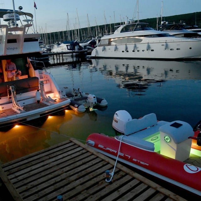 <p>Marina Punat je plesala u ritmu svjetla</p>