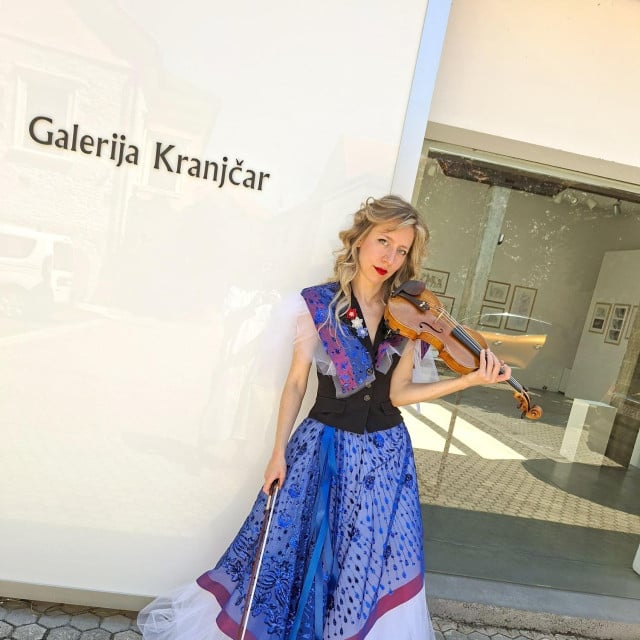 <p>eva violinistica</p>
