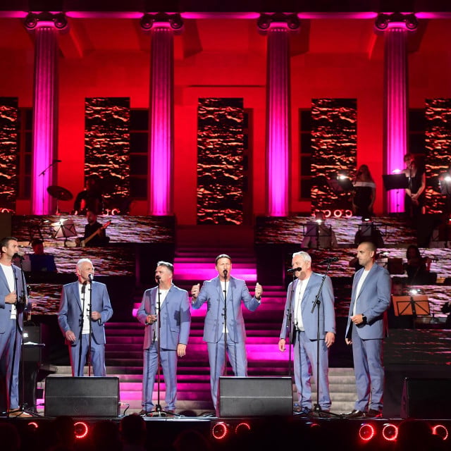 <p>Tomislav Bralić i klapa Intrade</p>

<p>&nbsp;</p>
