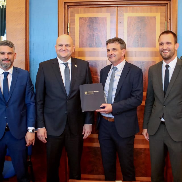 <p>Ministar gospodarstva u gradskoj upravi</p>