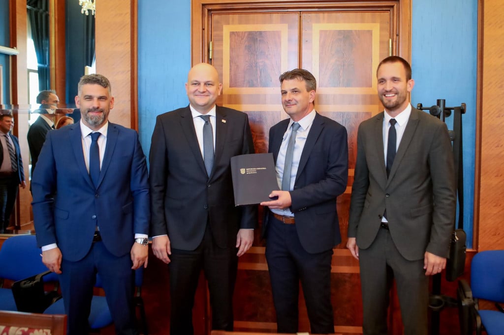 <p>Ministar gospodarstva u gradskoj upravi</p>