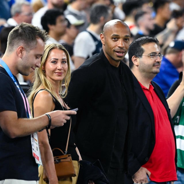 <p>Thierry Henry i Andrea Rajačić, ko&scaron;arka, utakmica za zlatnu medalju u mu&scaron;koj konkurenciji između Francuske i Sjedinjenih Američkih Država tijekom Olimpijskih igara Pariz 2024., 10. kolovoza 2024. u Bercy Areni u Parizu,&nbsp;</p>