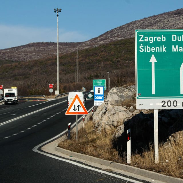 <p>Tko će graditi Dalmatinu prema jugu?</p>

<p>&nbsp;</p>