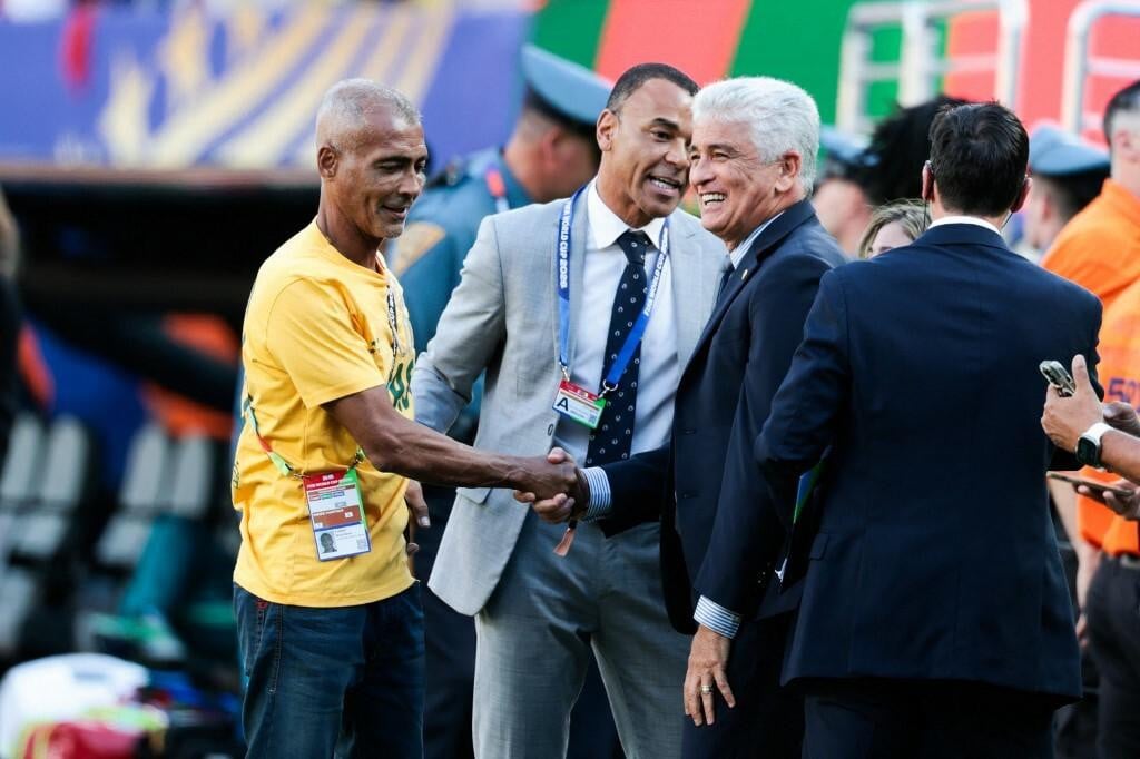 <p>Romario u dru&scaron;tvu Cafua i Bebeta uoči utakmice Brazil - Maroko</p>