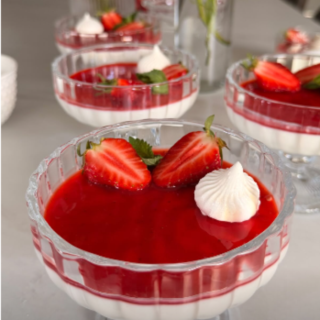 <p>Panna cotta od limete</p>