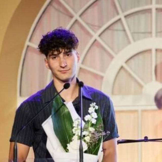 <p>Marin Grković, poznatiji na dru&scaron;tvenim mrežama pod pseudonimom &lsquo;Sedmo nebo&lsquo;, hrvatski je istraživač urbanih prostora, avanturist, student i kreator digitalnog sadržaja iz Splita</p>
