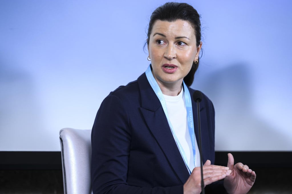 <p>Vesna Bulić Baketić je dobila nagradu za godi&scaron;nje ostvarenje &lsquo;Jure Ka&scaron;telan&lsquo; za umjetnost</p>
