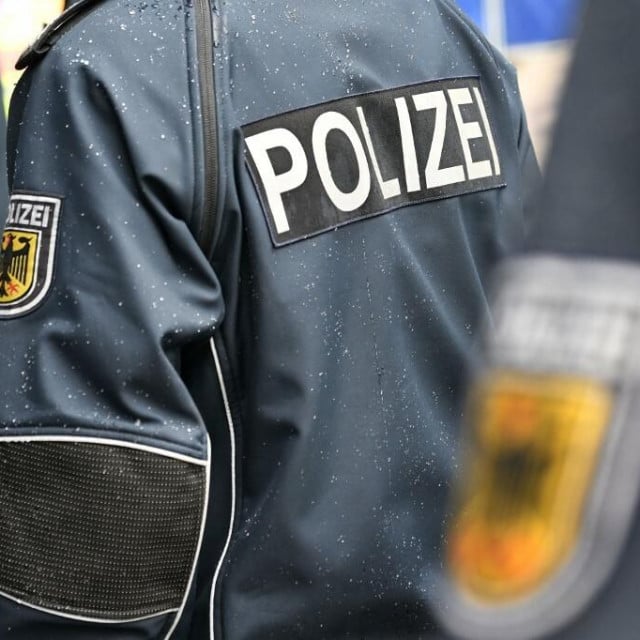 <p>Uzelac je uhićen u Beču nakon &scaron;to je tamo&scaron;nja policija postupala po Europskom uhidbenom nalogu&nbsp;</p>