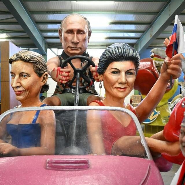 <p>Vladimir Putin&nbsp;često je meta karikiranja, ali&nbsp;ruski&nbsp;umjetnik&nbsp;Semjon Skrepetski&nbsp;zbog svojih je karikatura vjerojatno platio životom. Karneval u Mainzu 2024.&nbsp;</p>

<p>&nbsp;</p>

<p>&nbsp;</p>