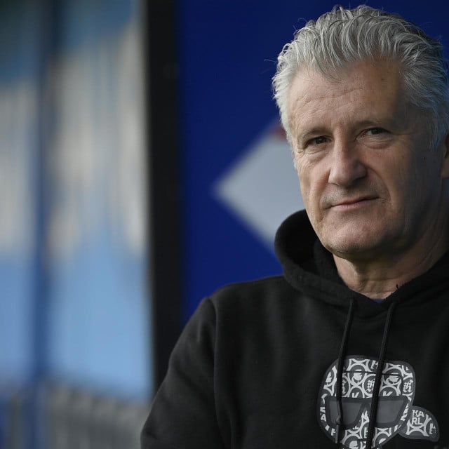 <p>Davor &Scaron;uker</p>