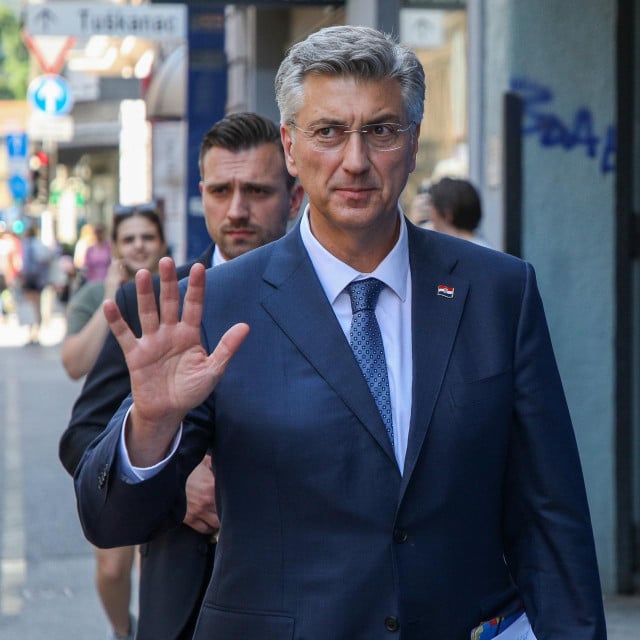 <p>Na pitanje &bdquo;usta&scaron;e ili partizani?&ldquo;, Plenković odgovara ovako: Ili!</p>