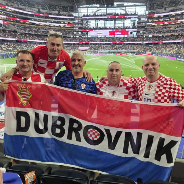 <p>Mario Zvono, Mi&scaron;o Fiorović, Edo Macanović, Andrija Bratičević i Ante Krstanović</p>