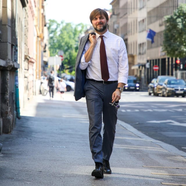 <p>Ministar financija&nbsp;Tomislav Ćorić - samo lagano...</p>

<p>&nbsp;</p>