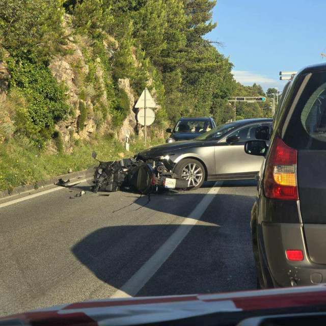 <p>prometna u misicima</p>