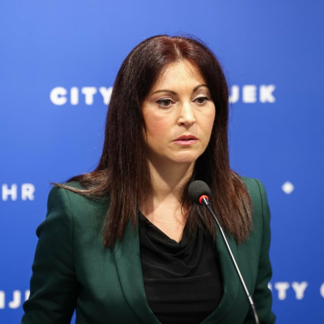 <p>&nbsp;Nata&scaron;a Trami&scaron;ak izjavila je da SDP i Možemo ni&scaron;ta dobro nisu donijeli Slavoniji, niti i&scaron;ta dobro govore ili planiraju raditi sa Slavonijom, &scaron;to je razljutilo SDP<br>
&nbsp;</p>