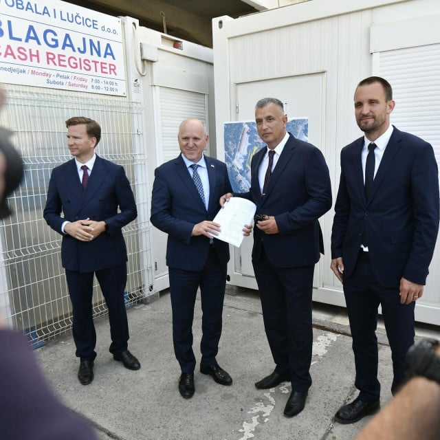<p>Na fotografiji: (s lijeva) Josip Bilaver, Branko Bačić, Elvis Perinčić&nbsp;i &Scaron;ime Erlić</p>