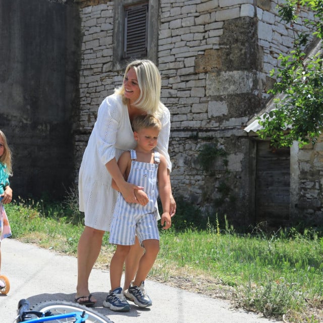 <p>Anamaria i Mila Čavlina i Yentl i Linus Jehoul</p>