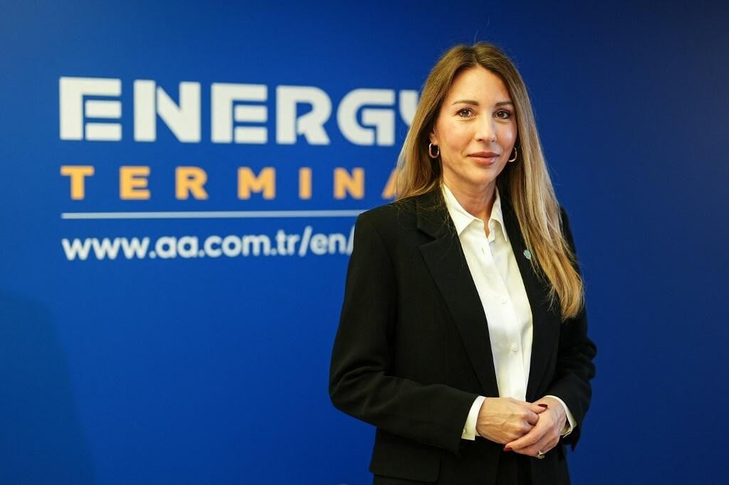 <p>&nbsp;Dubravka Đedović Handanović,<strong>&nbsp;</strong>ministrica rudarstva i energetike u Vladi Srbije, dospjela je pod povećalo državne Agencije za sprečavanje korupcijezbog zemlji&scaron;ta u Istri&nbsp;</p>